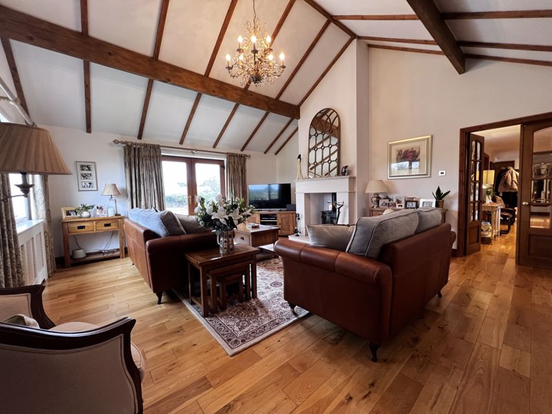 Lounge- click for photo gallery